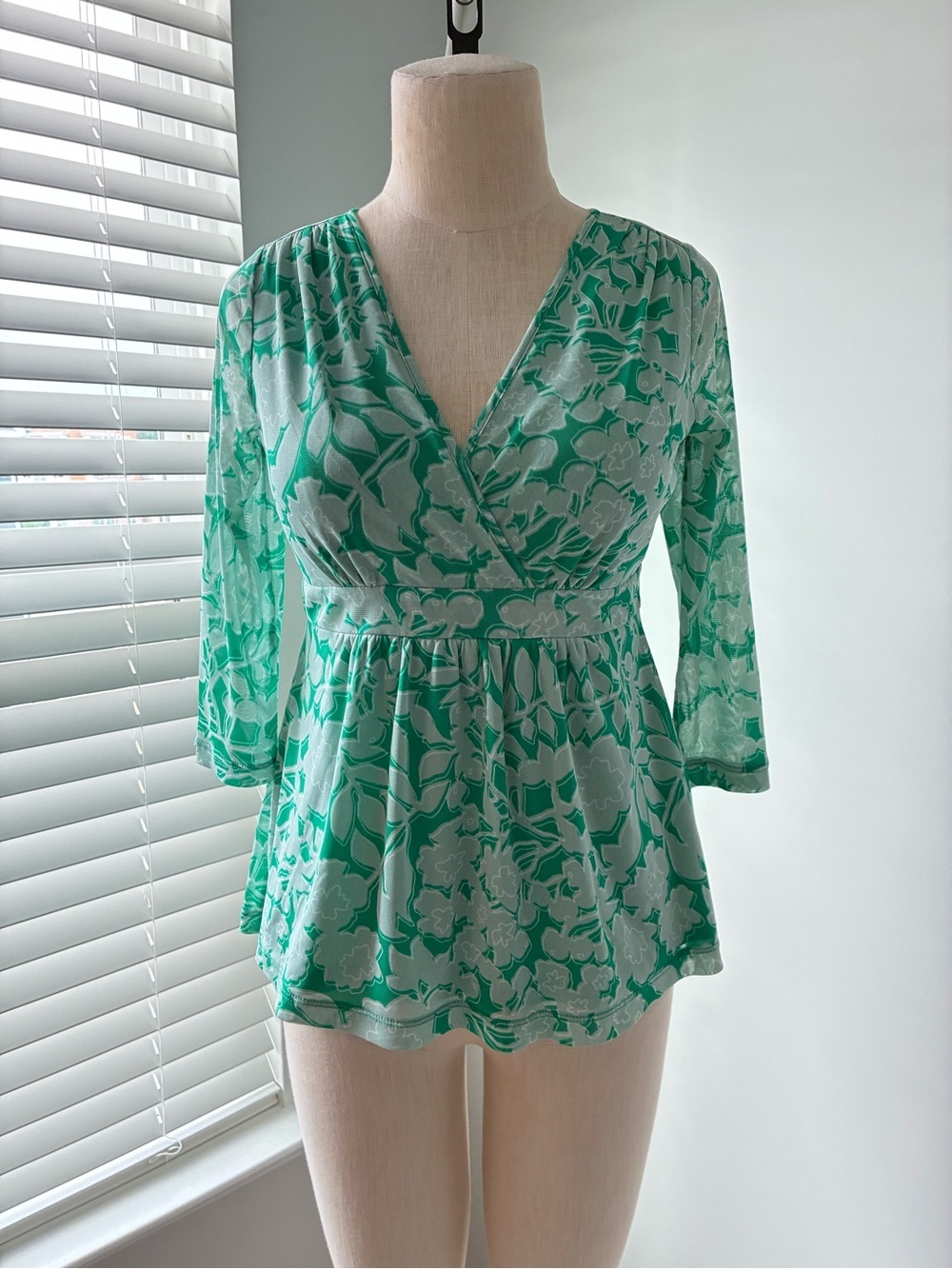 Y2K Liz Claiborne Green Floral 3/4 Sleeve Faux Wrap V-Neck Blouse
